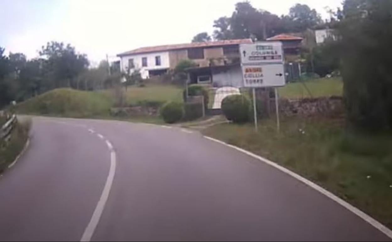 Una curva del circuito del Rallye Villa de Llanes. 