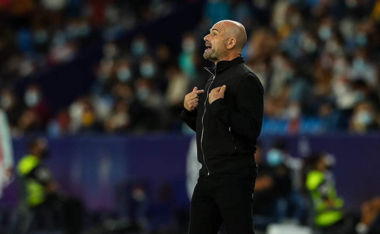 Paco López, durante el partido contra el Celta.