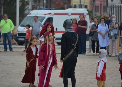 Imagen secundaria 1 - Embajadas celebradas en el paseo marítimo de Valencia. 