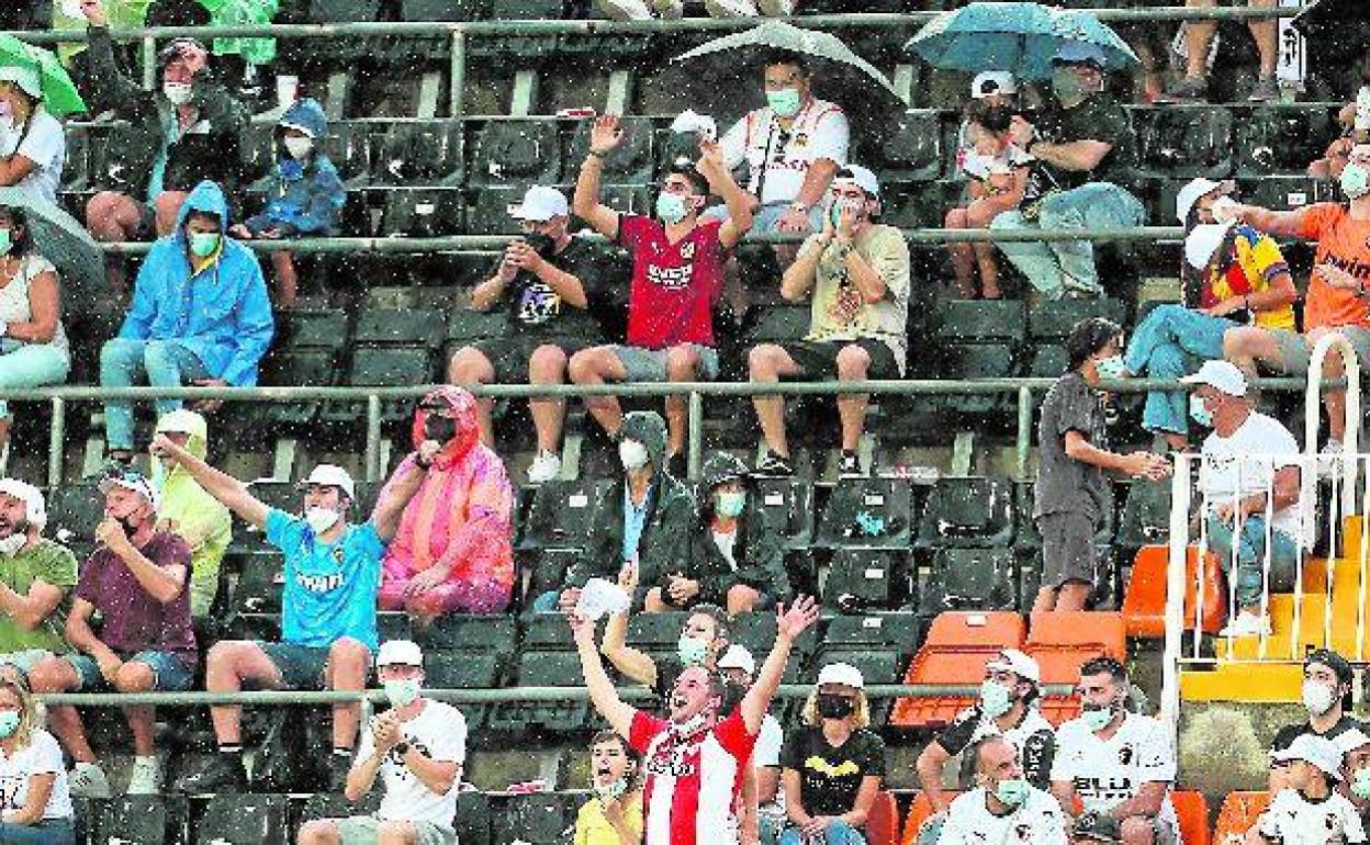 ASpecto de Mestalla el día del Athletic.