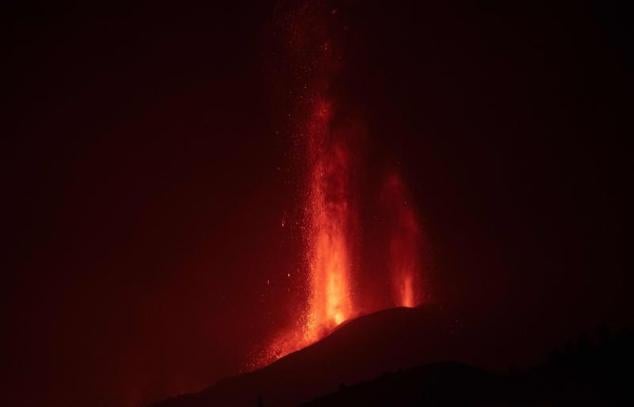 El volcán de La Palma cumplió ayer una semana activo.