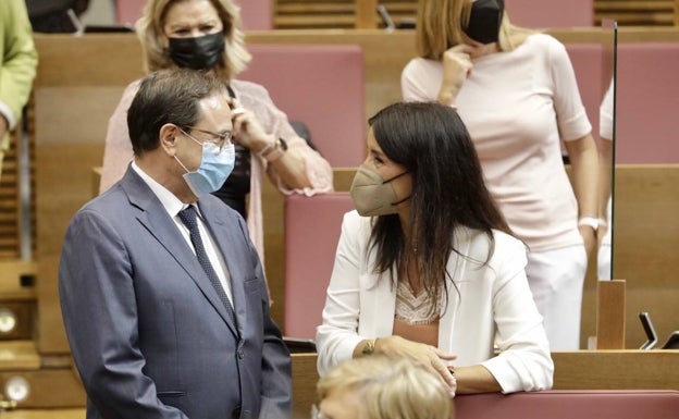 Ciudadanos deja pasar el debate para exhibir un perfil propio ante el PP y PSPV