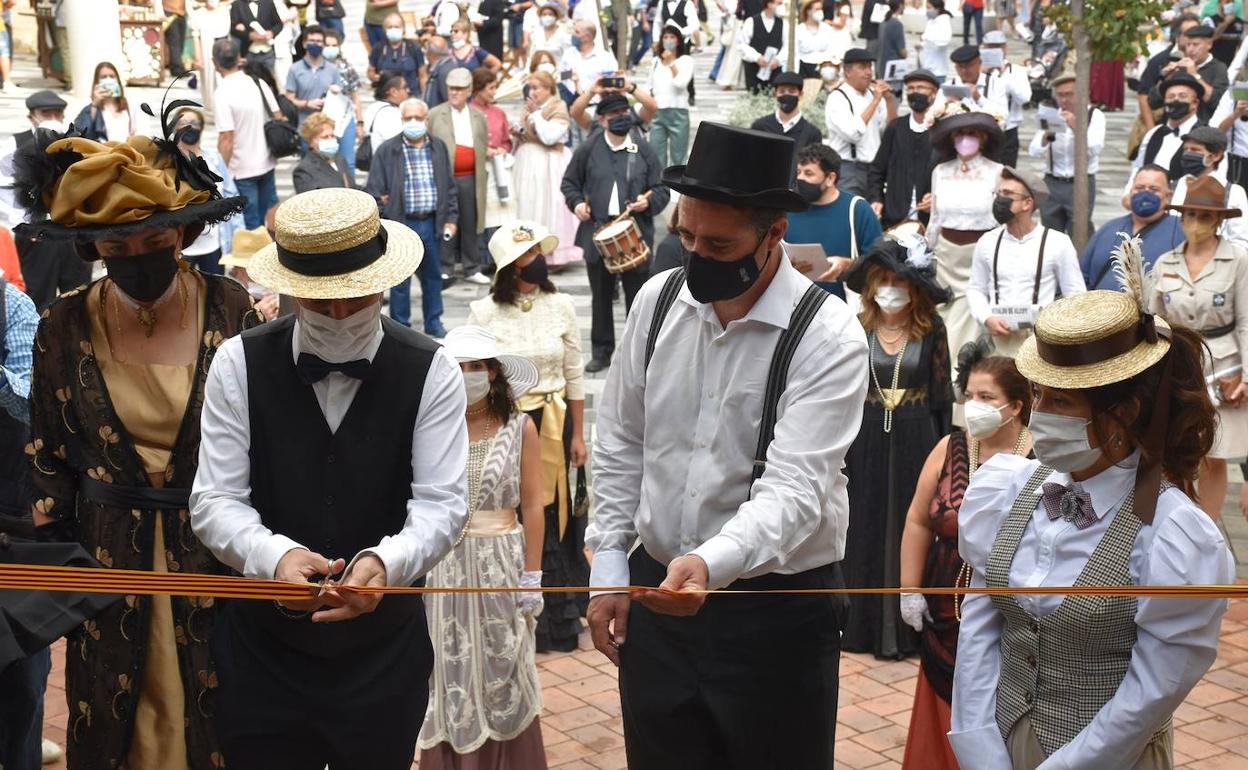 El sábado día 25 tuvo lugar la inauguración de la IV Fira Modernista de Alcoy.   