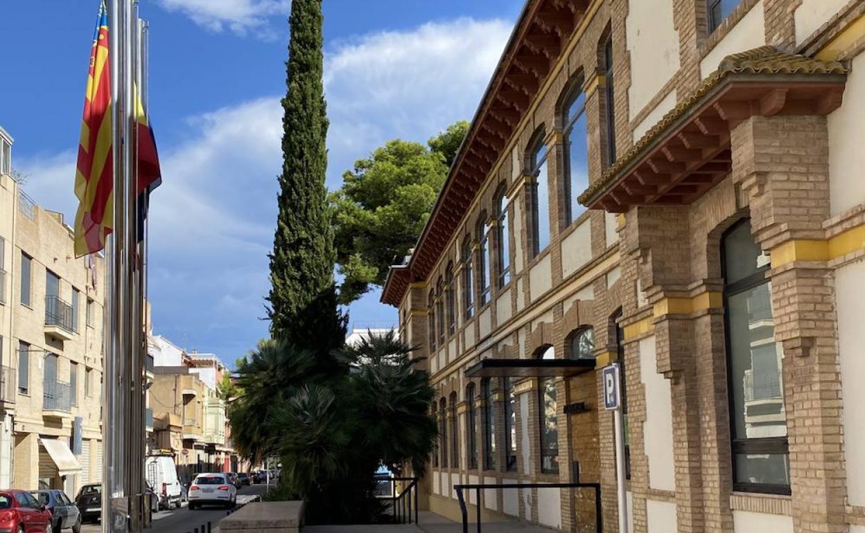 La fachada del ayuntamiento. 