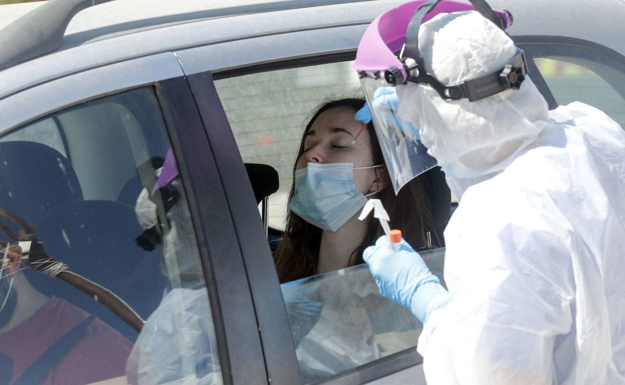 Pruebas PCR en el hospital La Fe.