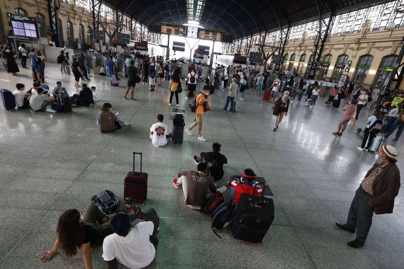 Fotos: El segundo día de huelga en Renfe deja nuevos retrasos y cancelaciones de trenes de Cercanías