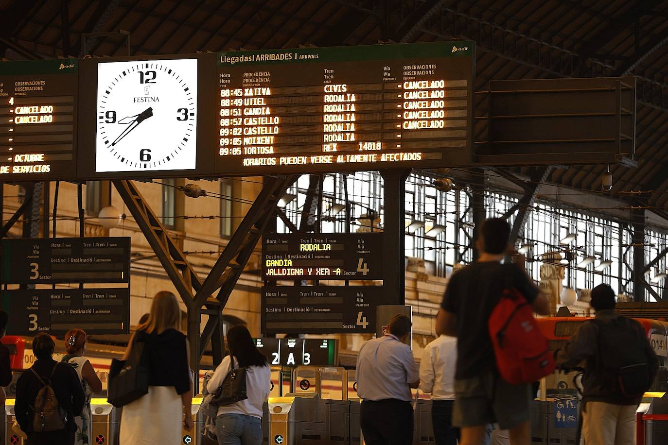 Fotos: El segundo día de huelga en Renfe deja nuevos retrasos y cancelaciones de trenes de Cercanías