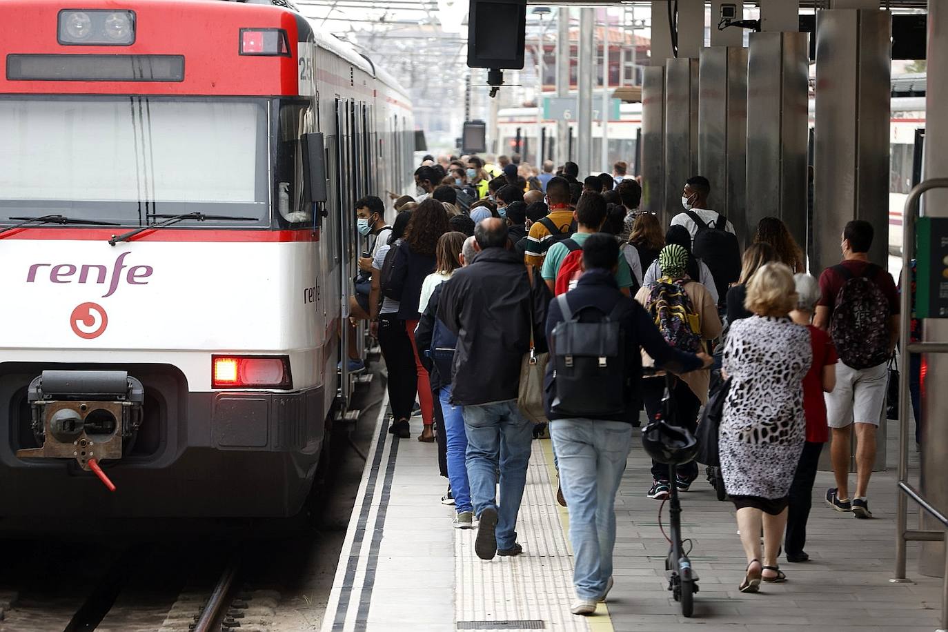 Fotos: El segundo día de huelga en Renfe deja nuevos retrasos y cancelaciones de trenes de Cercanías