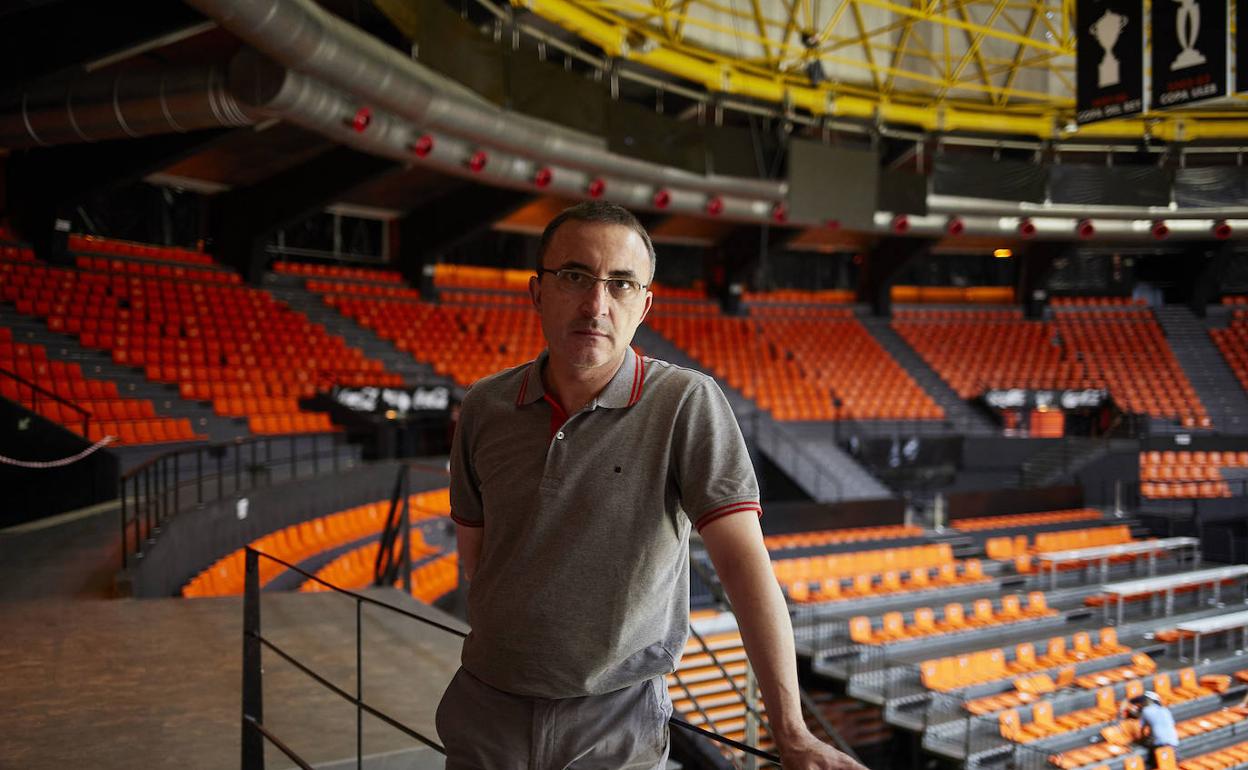 Chechu Mulero posa en las gradas de la Fonteta. 