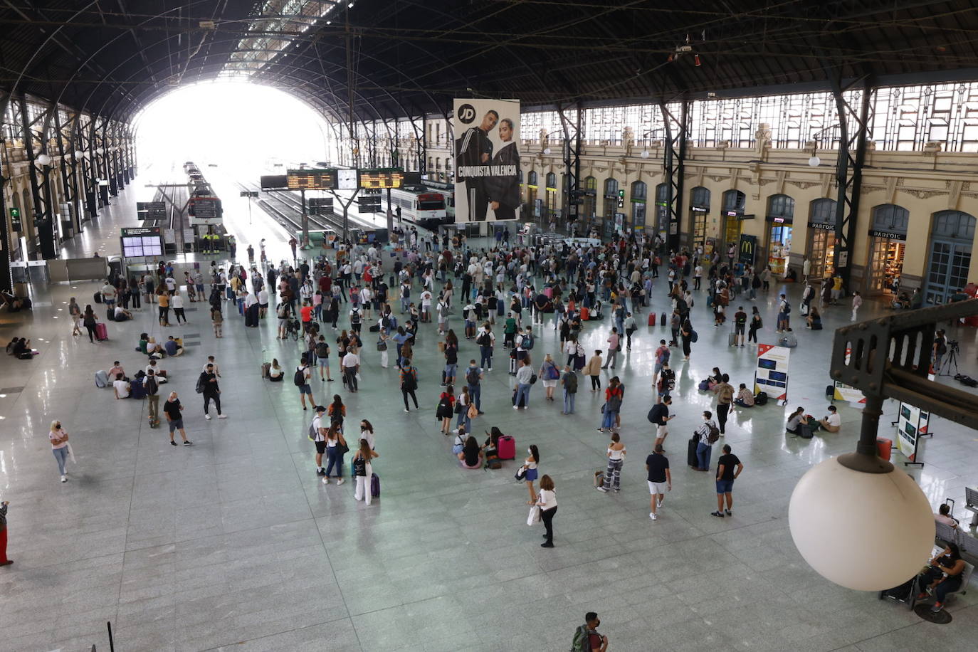 Fotos: El segundo día de huelga en Renfe deja nuevos retrasos y cancelaciones de trenes de Cercanías