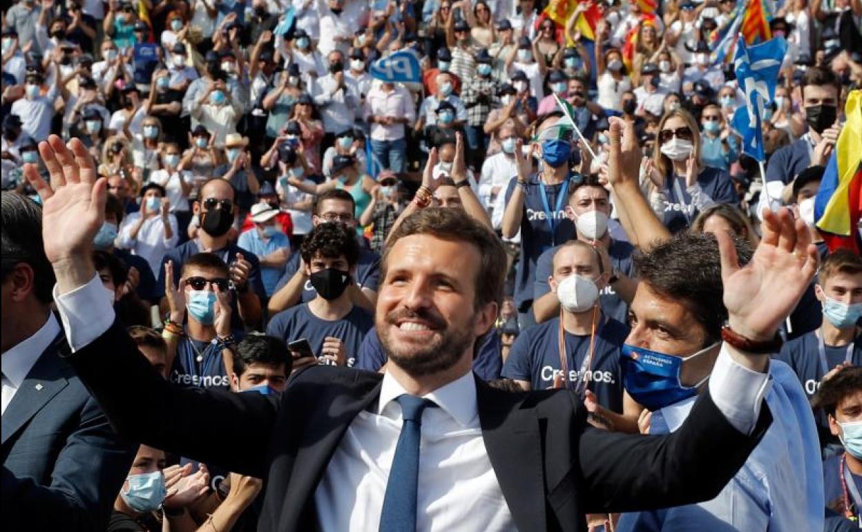 Pablo Casado en la plaza de toros de Valencia durante la convención del PP.