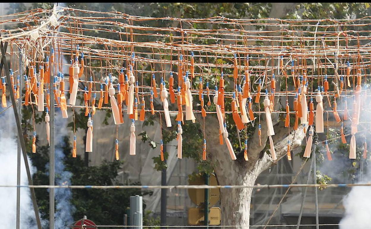 Mascletà por el 9 d'Octubre, en una imagen de archivo. 