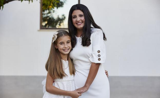 Adela García (izquierda), junto a Carolina Soriano