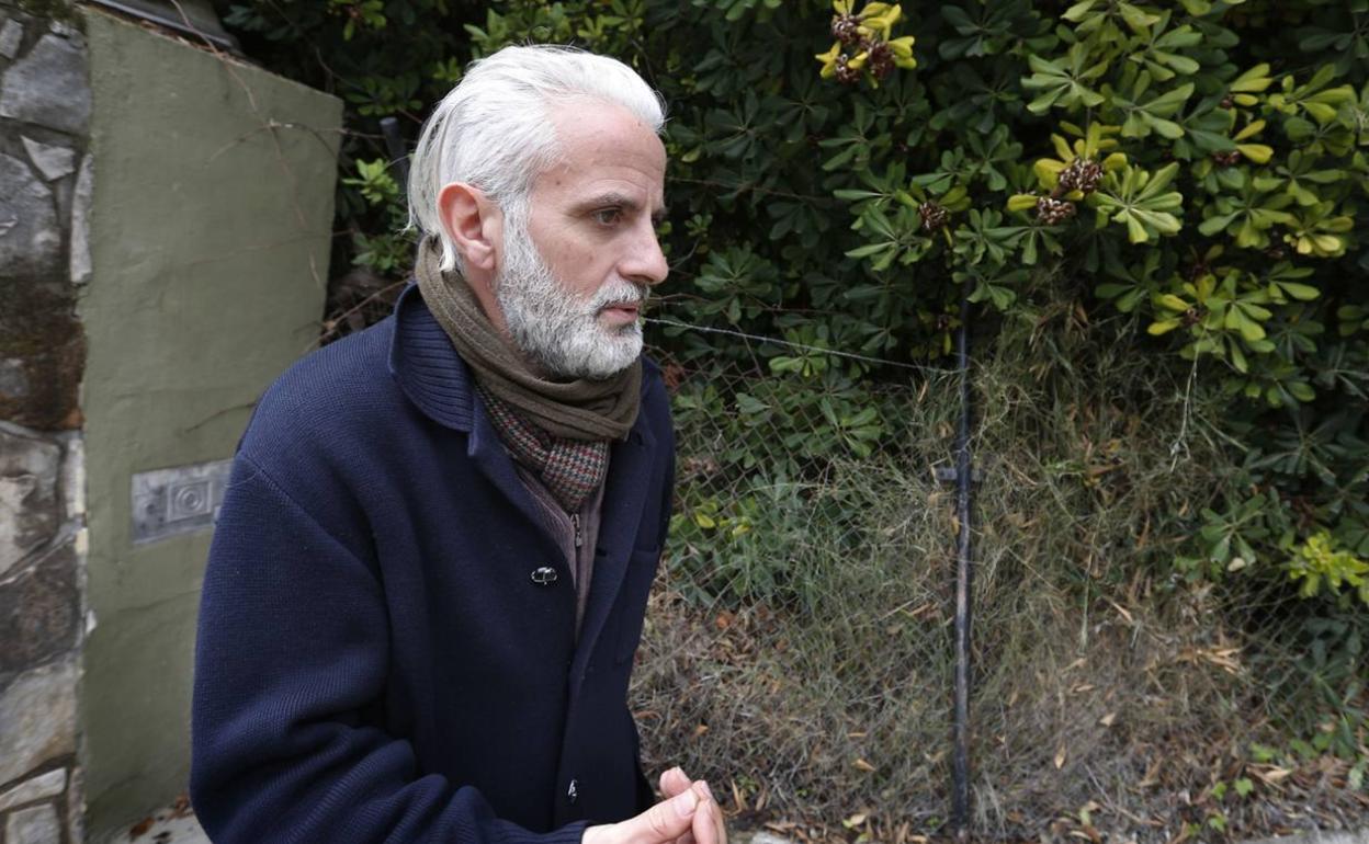 Marcos Benavent, durante los trabajos en beneficio de la comunidad que hizo por una condena de seguridad vial. 