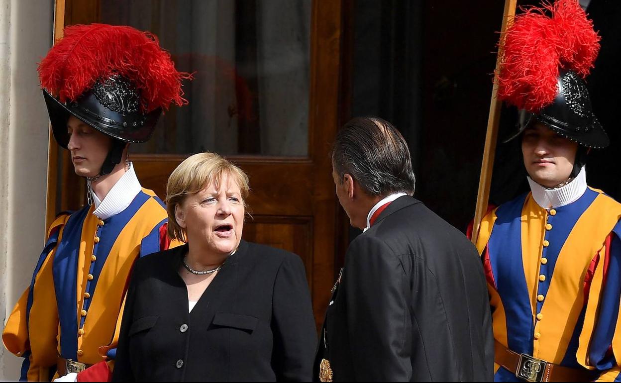 Angela Merkel, a su salida tras la reunión con el papa Francisco.