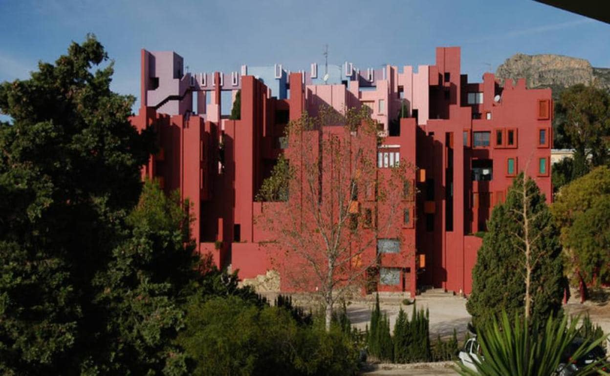 El emblemático edificio de la Muralla Roja del arquitecto Ricardo Bofill, situado en Calp.