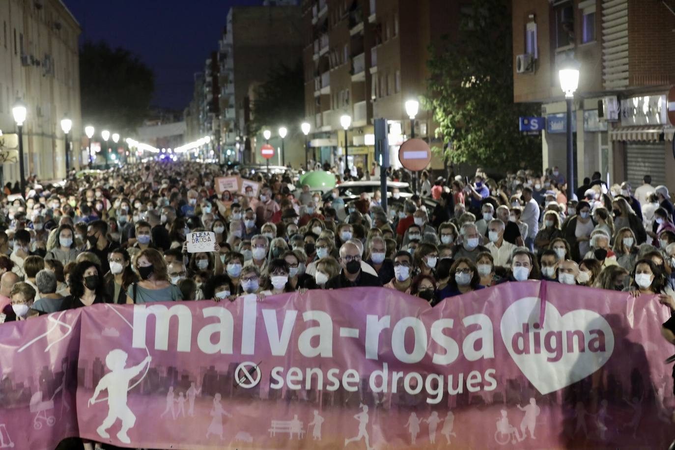 Fotos: Manifestación en La Malvarrosa contra la droga