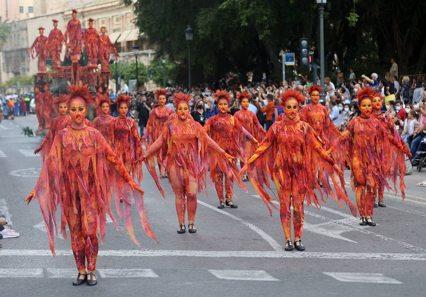 Fotos: Desfile de Moros y Cristianos con motivos del 9 d&#039;Octubre