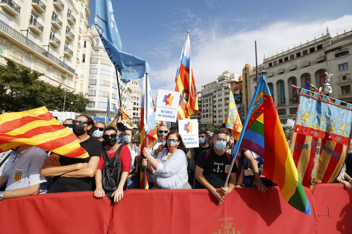 Fotos: Procesión cívica de Valencia por el 9 d&#039;Octubre de 2021