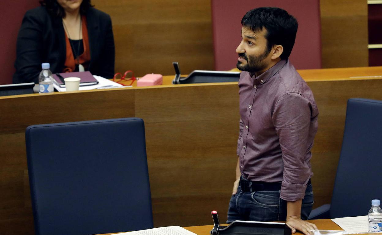 El conseller Vicent Marzà, durante una intervención en Les Corts. 