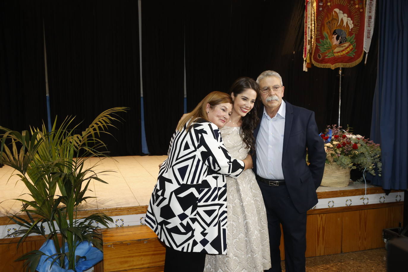 La joven Carmen Martín Carbonell, de la Falla Poeta Alberola-Totana, y la niña Nerea López Mestre de Falla Ingeniero José Sirera-Pío IX, son las nuevas Fallera Mayor y Fallera Mayor Infantil de València del año 2022, según ha anunciado el alcalde, Joan Ribó en el acto de #LaTelefonada2022. 