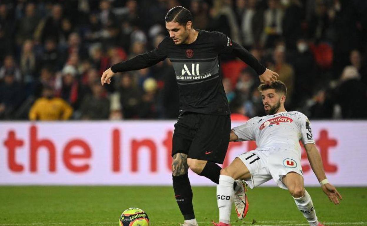 Icardi jugando con el PSG