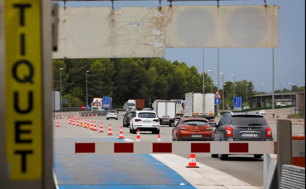 Peaje en la autopista AP-7 en Martorell (Barcelona), que dejó de funcionar el pasado 1 de septiembre. 