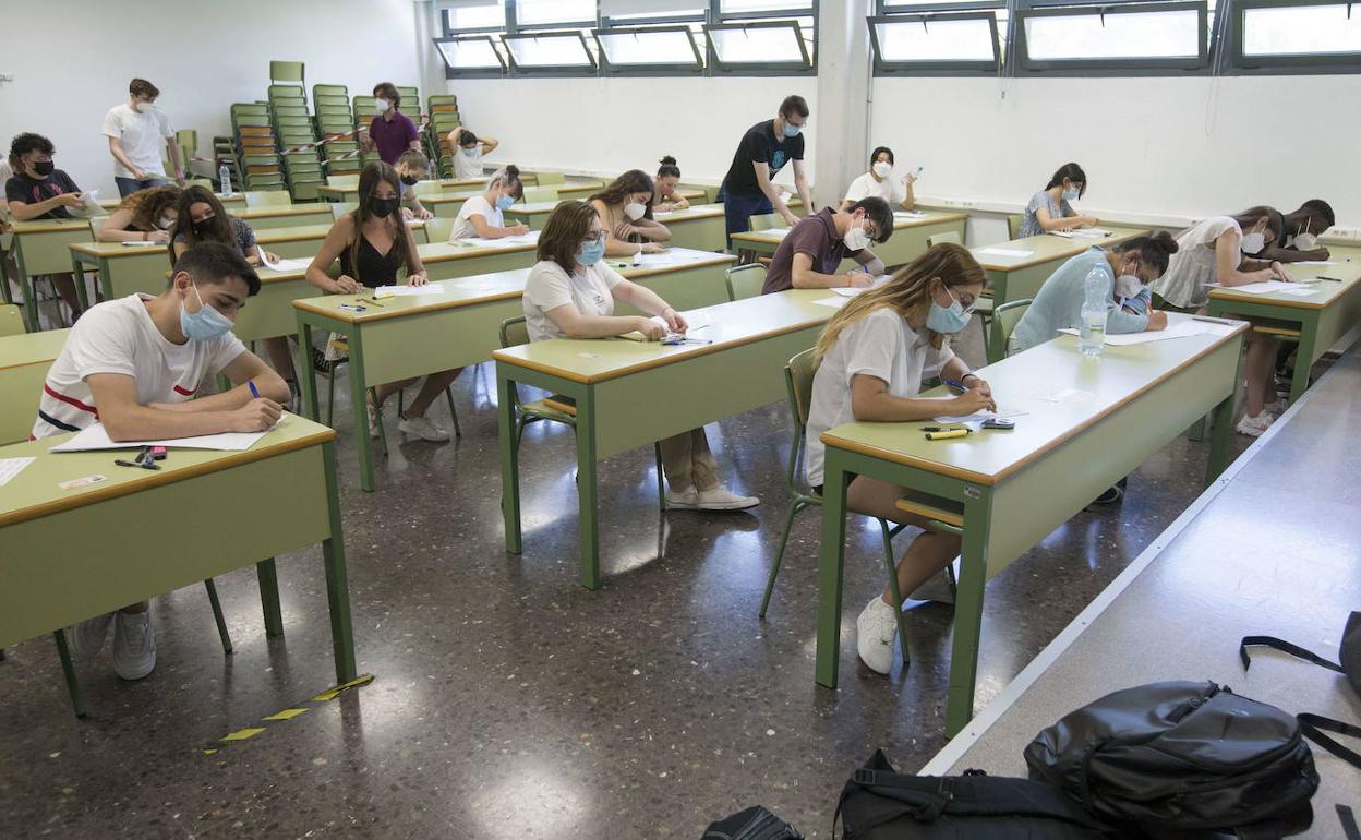 Alumnos durante la última selectividad. 