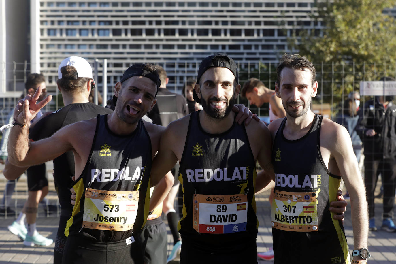 Fotos: Así ha sido la llegada de los héroes a la meta del Medio Maratón de Valencia 2021