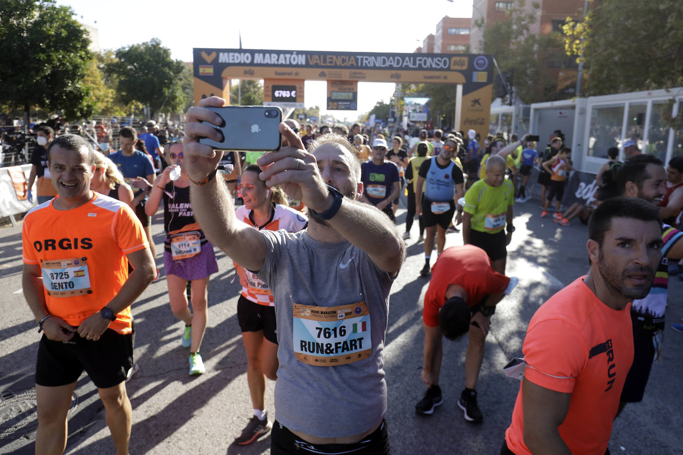 Fotos: Búscate en la meta del Medio Maratón de Valencia 2021 (2)