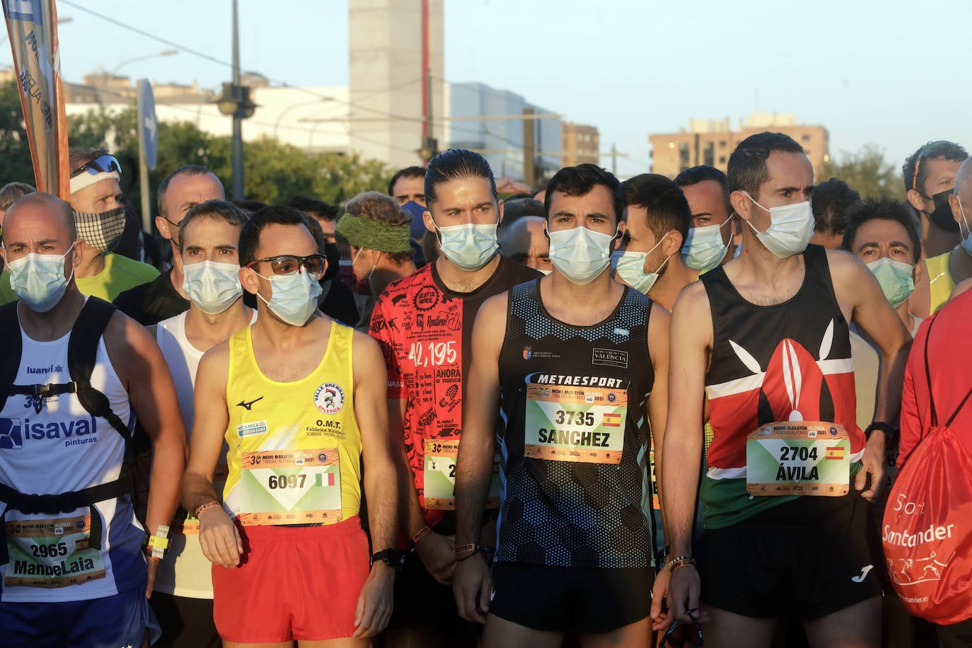 Fotos: Medio Maratón de Valencia 2021: búscate en la salida