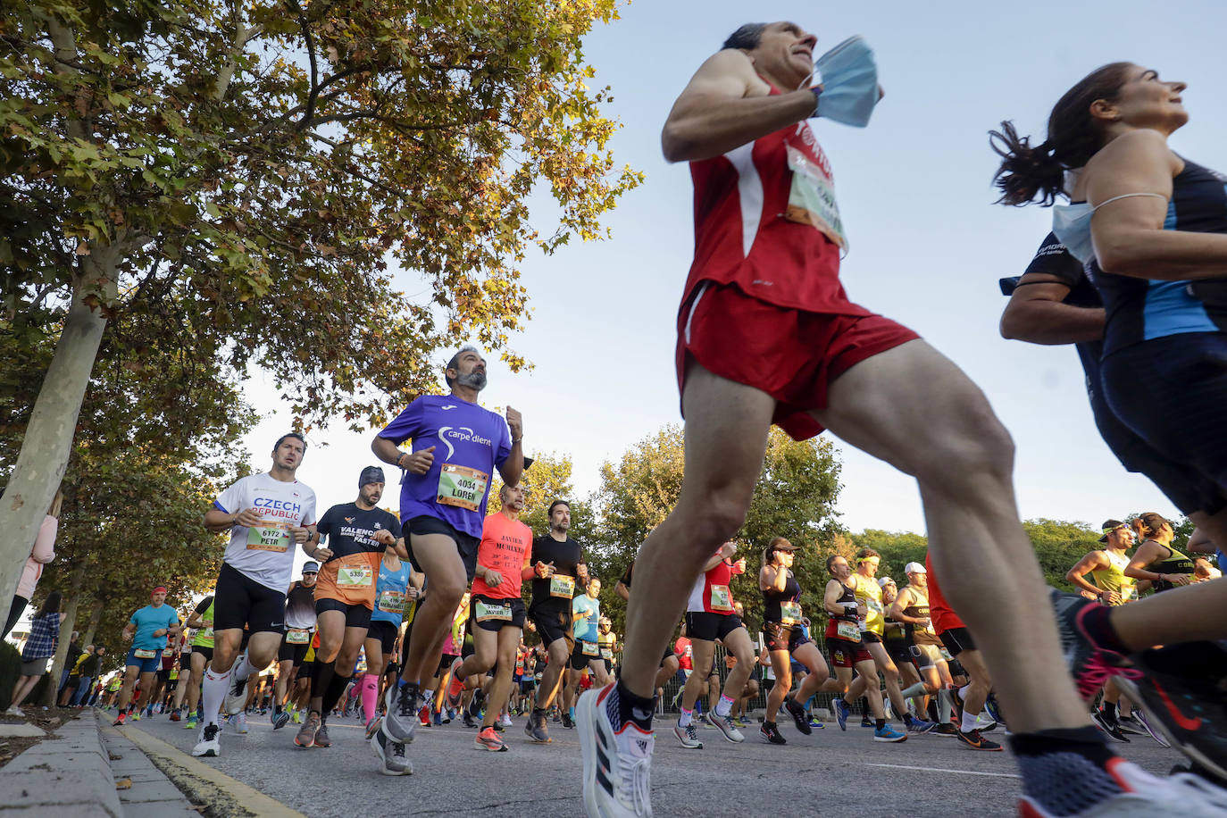 Fotos: Medio Maratón de Valencia 2021: búscate en la salida