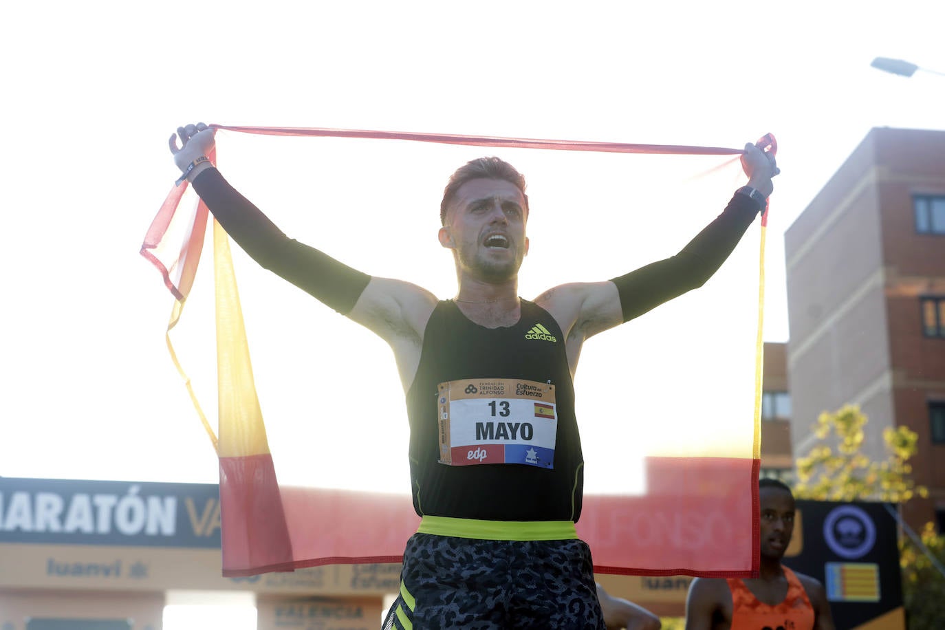 La etíope Gidey vuela por el circuito valenciano y la ciudad se sitúa de nuevo en el escaparate internacional del deporte popular.