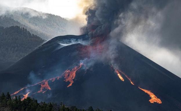 El volcán amance con la misma actividad. 