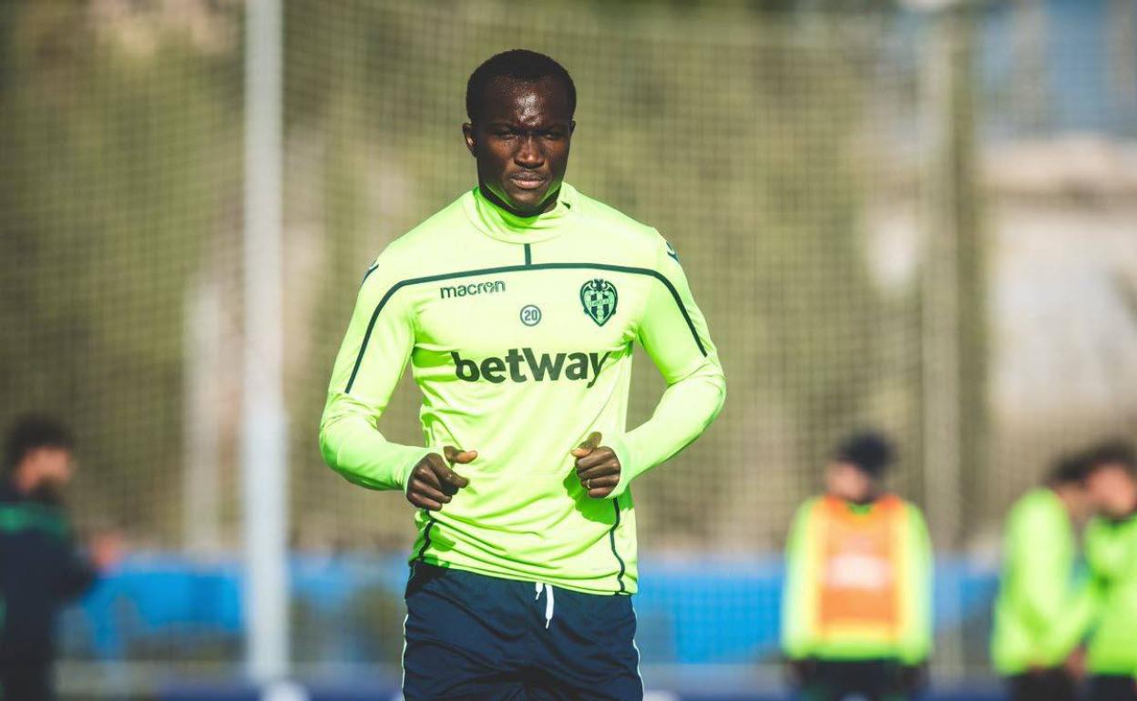 Raphael Dwamena durante un entrenamiento con el Levante en una imagen de archivo