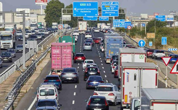 La DGT revela las mejores horas para viajar por carretera este puente y evitar atascos