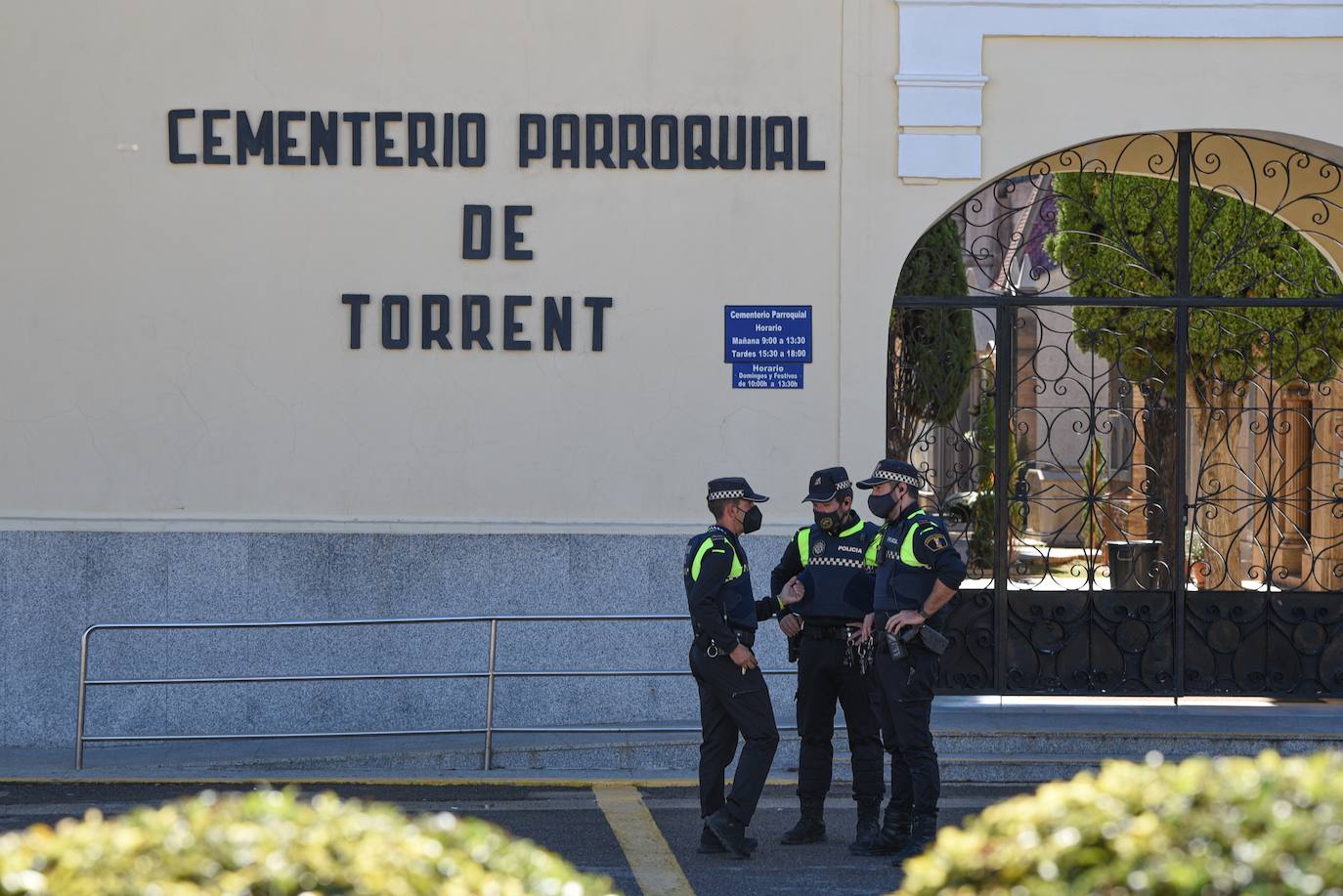 Fotos: Tiroteo en el cementerio de Torrent