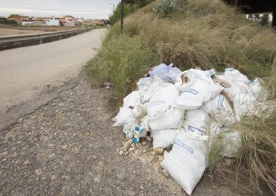 Imagen secundaria 1 - Suciedad y abandono en La Punta.