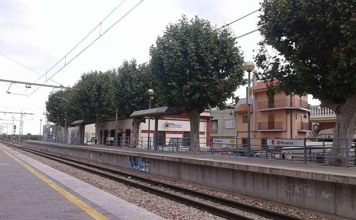 Los jóvenes llegaron en metro al municipio. 