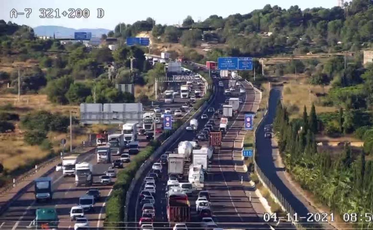 Atascos en Valencia | Una avería en el by-pass deja colas kilométricas en plena hora punta