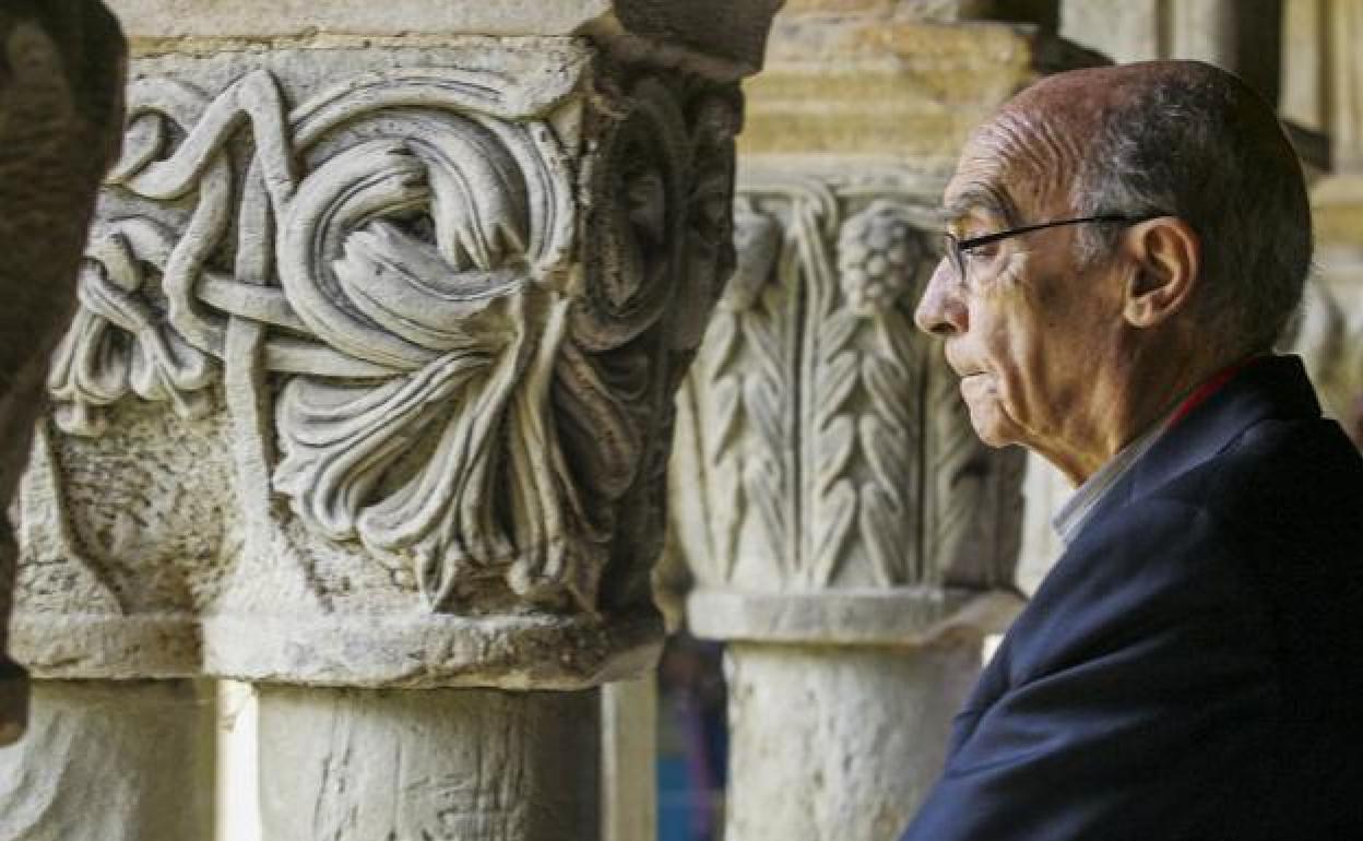 El Nobel José Saramago, en una visita en 2007 a Santillana del Mar (Cantabria). 