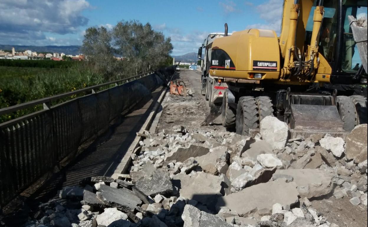 Obras en el puente de Alberic. 