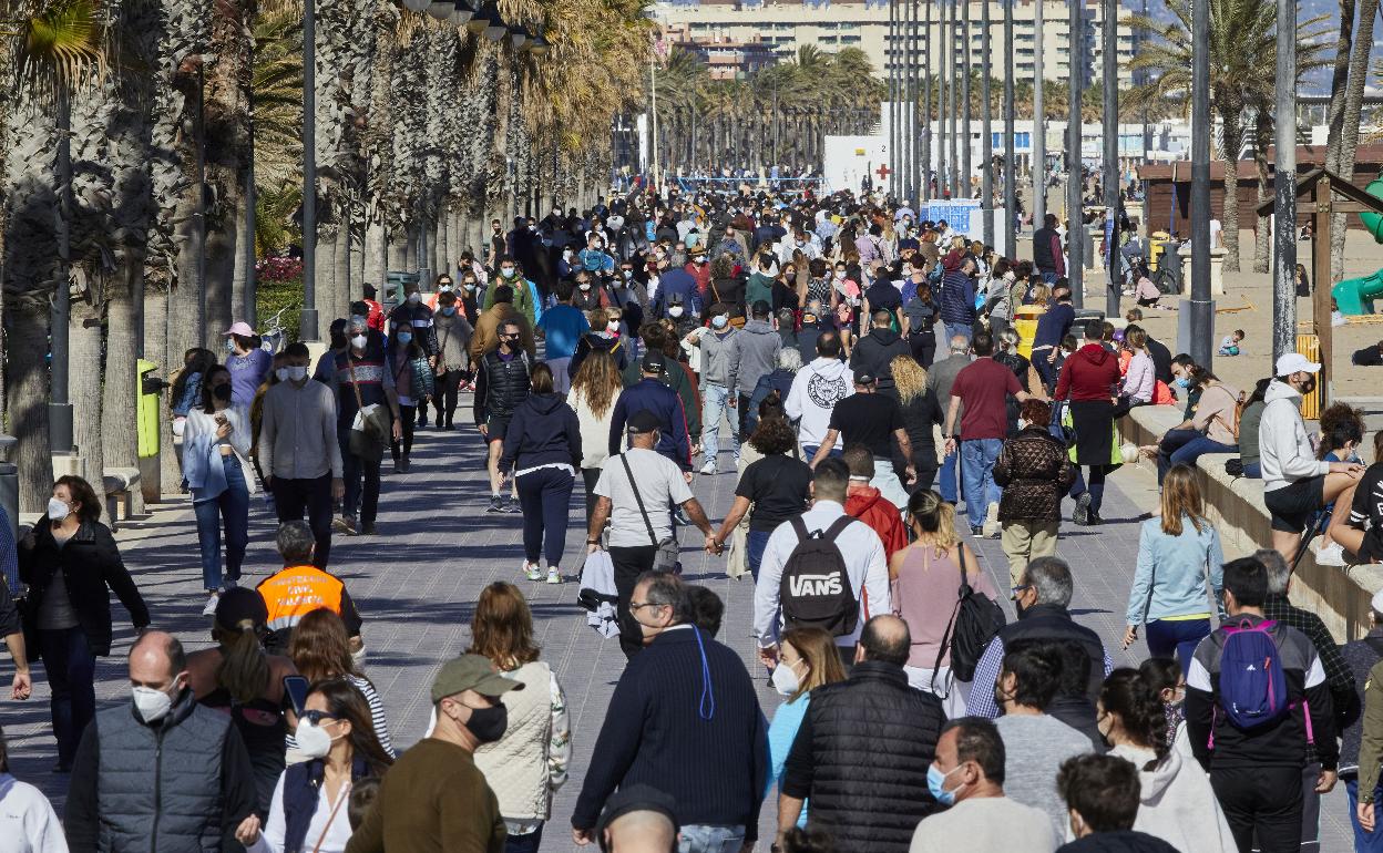 Barómetro del Consell | Tan españoles como valencianos y despreocupados por la financiación