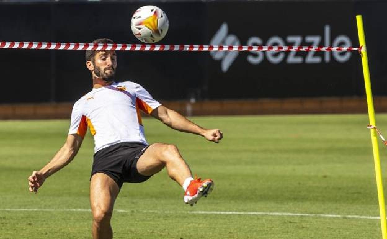 Gayá en un entrenamiento en Paterna