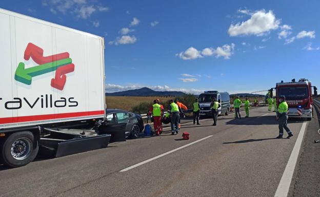 Un vecino de Puzol muere en la A-23 tras estrellarse contra un camión en Teruel