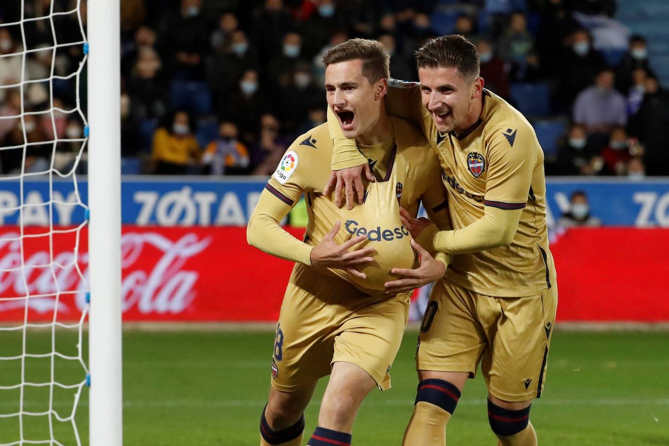 Fotos: Las mejores imágenes del Deportivo Alavés-Levante UD