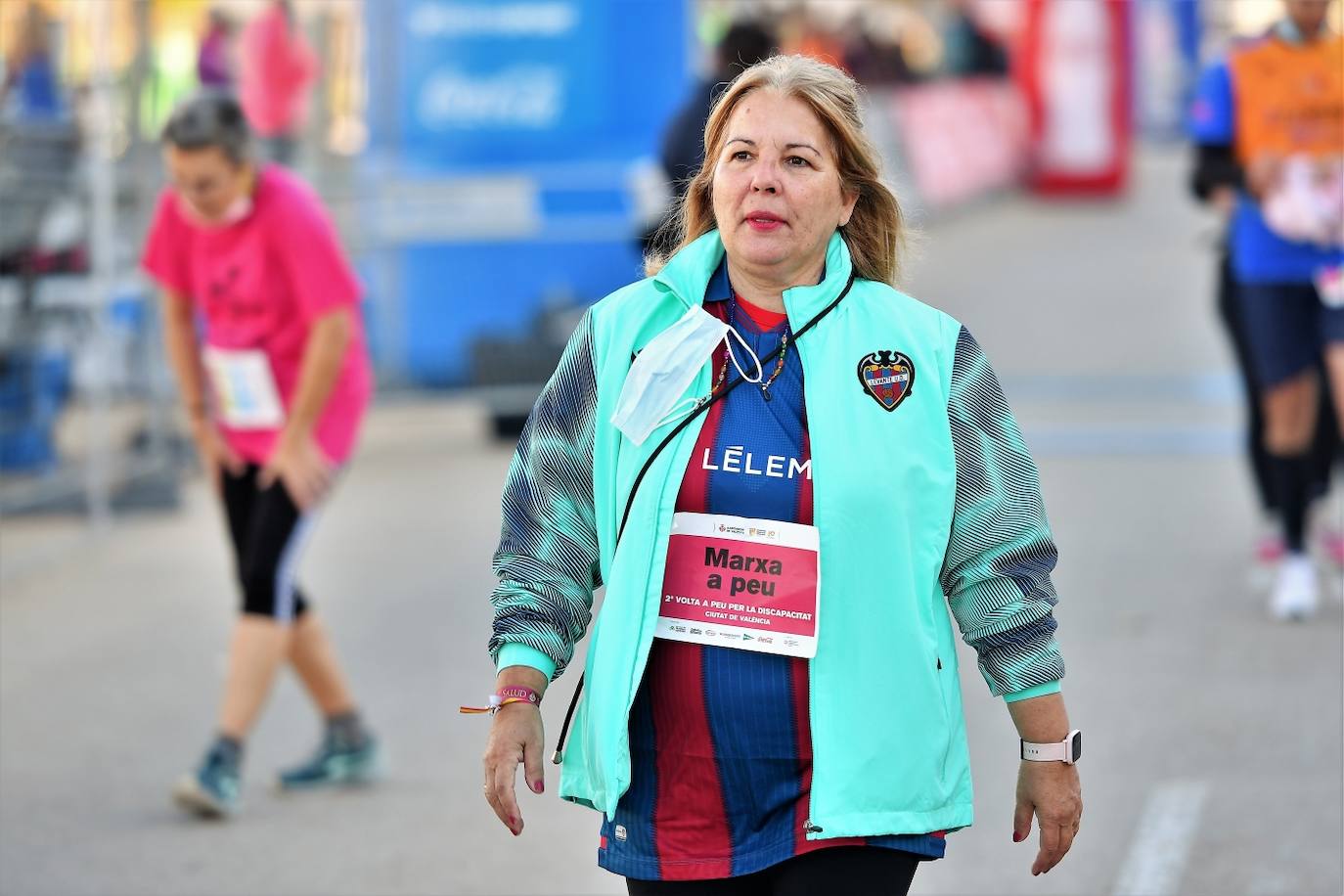 En la Volta a Peu por la Discapacidad ha habido una marcha a pie y otra corriendo y actividades especiales al acabar las pruebas, que se han desarrollado en un circuito de 4,5 kilómetros 