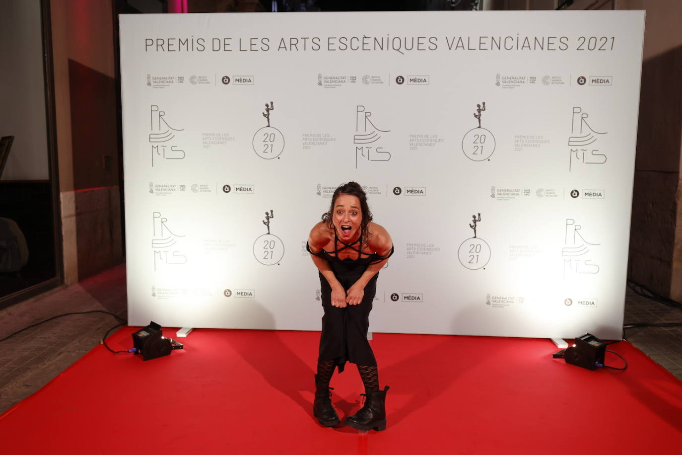 El Teatro Principal de Valencia ha acogido la celebración de la gran noche de las artes escénicas. Premiados e invitados han acudido al evento, en el que se respiraba ilusión por su vuelta tras la pandemia.