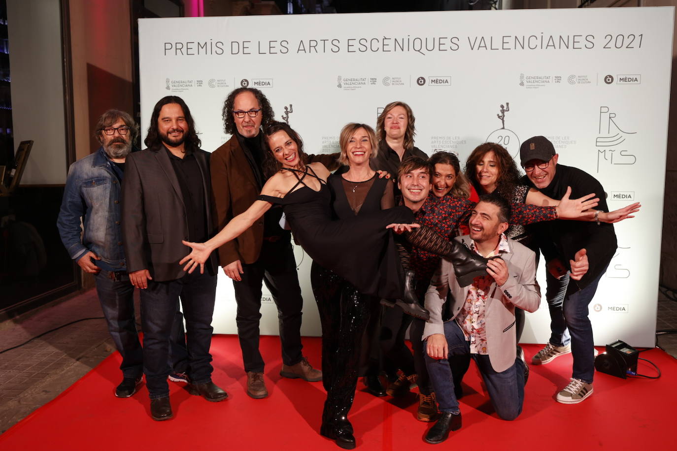 El Teatro Principal de Valencia ha acogido la celebración de la gran noche de las artes escénicas. Premiados e invitados han acudido al evento, en el que se respiraba ilusión por su vuelta tras la pandemia.