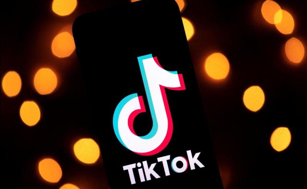 Tic TikTok en niños | Qué es el «TikTok tic», el trastorno de los adolescentes que preocupa a padres y especialistas